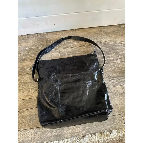 Garnet Hill Black Shiny Leather Hobo Shoulder Handbag - Picture 6 of 13